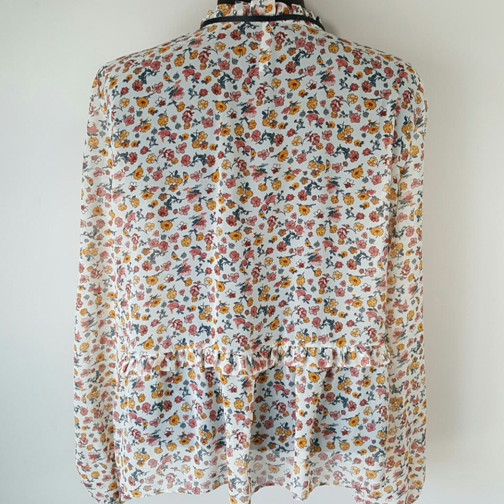 STRADIVARIUS Ruffle Floral Blouse- Large - Picture 3 of 8